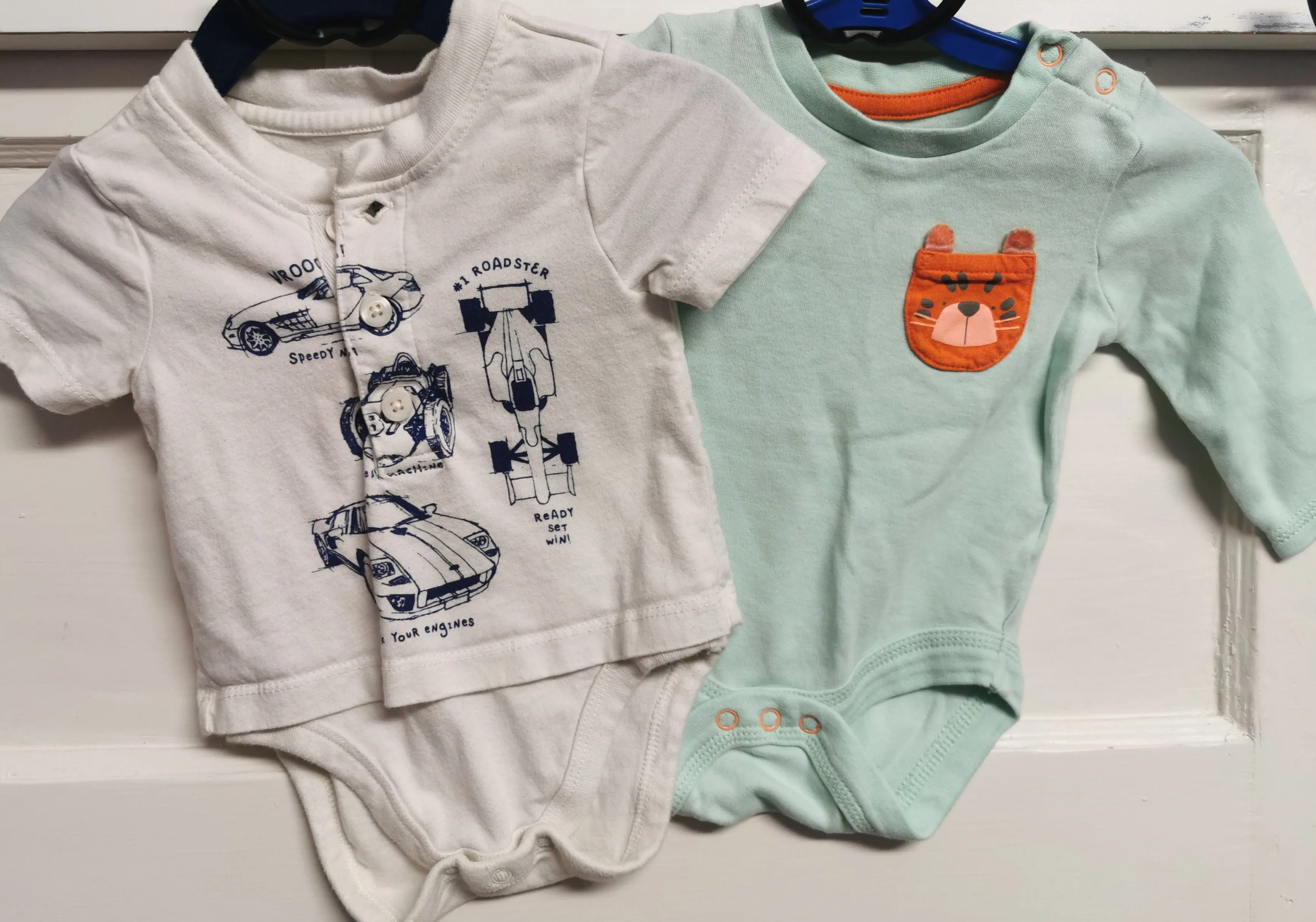 BABY BOY SIZE 0/3 MONTHS - 2 Pack, Graphic Onesie T-shirts EUC B50