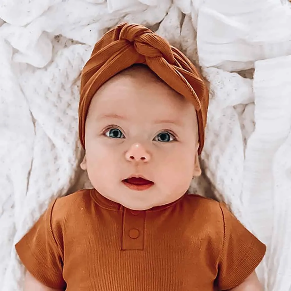 Chestnut Ribbed Organic Topknot