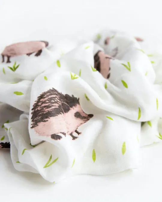 DELUXE MUSLIN SWADDLE - HEDGEHOG