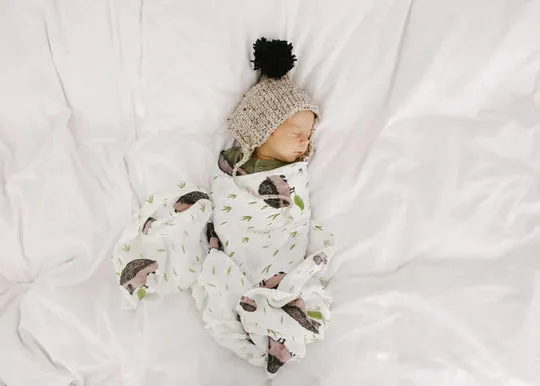 DELUXE MUSLIN SWADDLE - HEDGEHOG