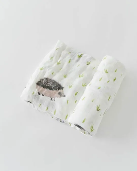 DELUXE MUSLIN SWADDLE - HEDGEHOG