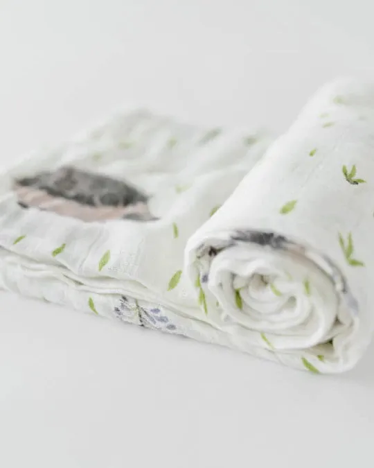 DELUXE MUSLIN SWADDLE - HEDGEHOG