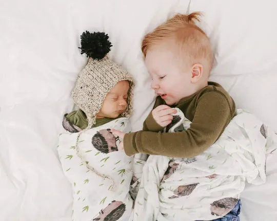 DELUXE MUSLIN SWADDLE - HEDGEHOG