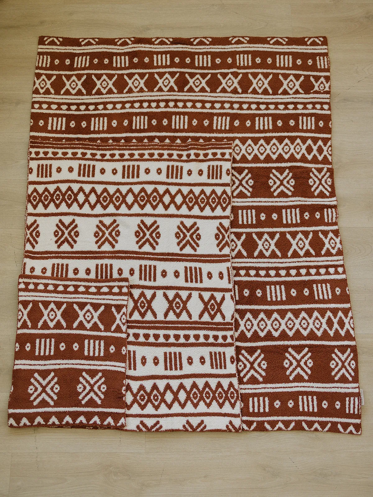 Mebie Baby Plush Blanket - Alpine Rust