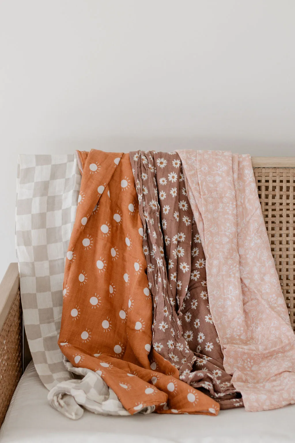 Muslin Swaddle Blanket, 100% Organic Cotton swaddle blanket